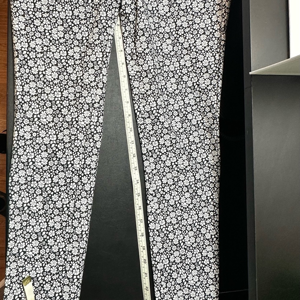 Michael Kors Black and White Floral Leggings